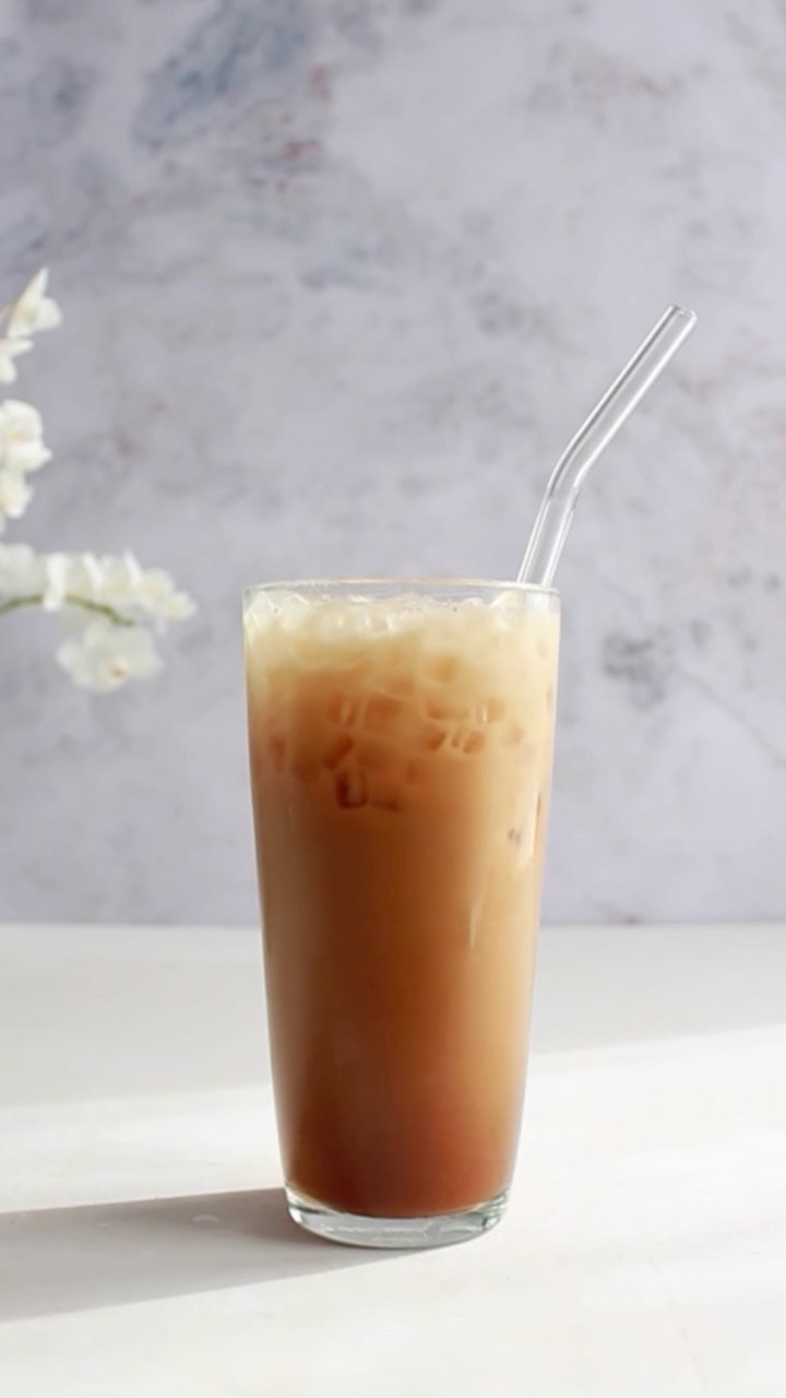 Vegan Brown Sugar Coconut Iced Latte (wow that was a mouthful) is up in the blog with a step-by-step video! I plan on creating more vegan recipes so stay tuned 💗 In the meantime, let’s pretend it’s summer with this coconut latte 🥥

Recipe linked in bio.
 
#apinchofally #coconutlatte #veganlatte #vegancoffee #coldbrew #coffee #nitrocoldbrew #icedlatte #brownsugar #vegan #coconutmilk #starbuckscoffee #vegandrink #latte #feedfeed #thekitchn #thecookfeed #droolclub #homemadefood #nytcooking #tastingtable #f52community #f52grams #huffposttaste #foodandwine #foodphotography #foodgasm #foodstagram